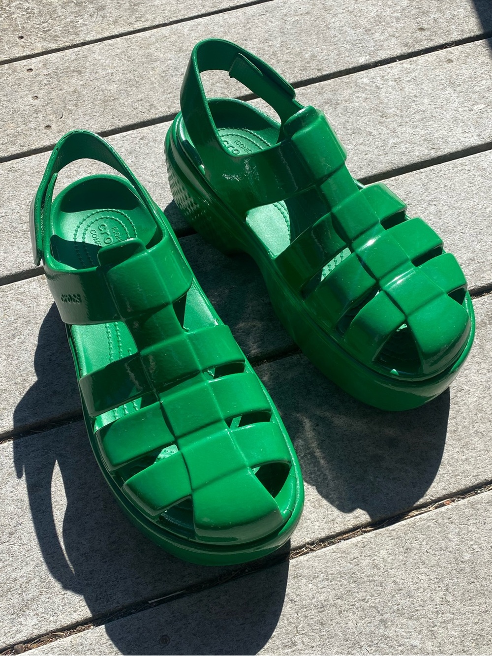 CROCS Green Platform Stomp High Shine Platform Fisherman Sandals